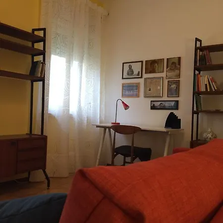 Un Leggero Sapore Vintage شقة ريجّو إيميليا